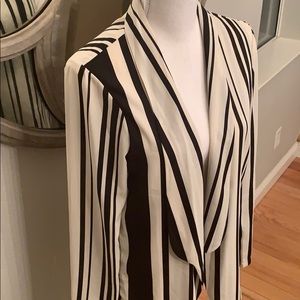 LUSH BLAZER STYLE OPEN FRONT